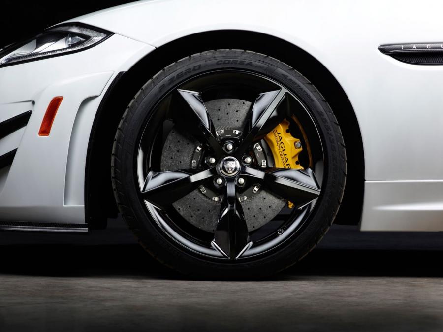  Jaguar XKR-S GT 2013 года  (фото 12 из 26)